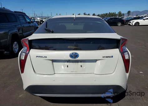 2018 Toyota Prius Three z USA, uszkodzony, nr VIN JTDKARFU4J3549074
